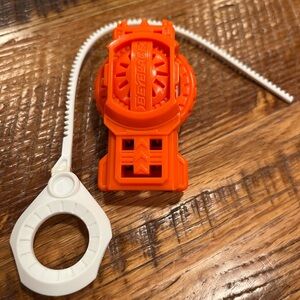 Orange 2017 Hasbro Takara Tomy Beyblade Hand Launcher